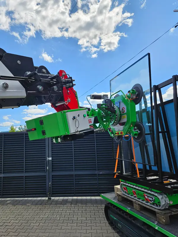 Manipulador HGT montada em mini grua a manipular vidro